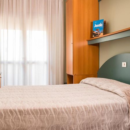 Albergo Ridente Лидо-ди-Езоло Экстерьер фото
