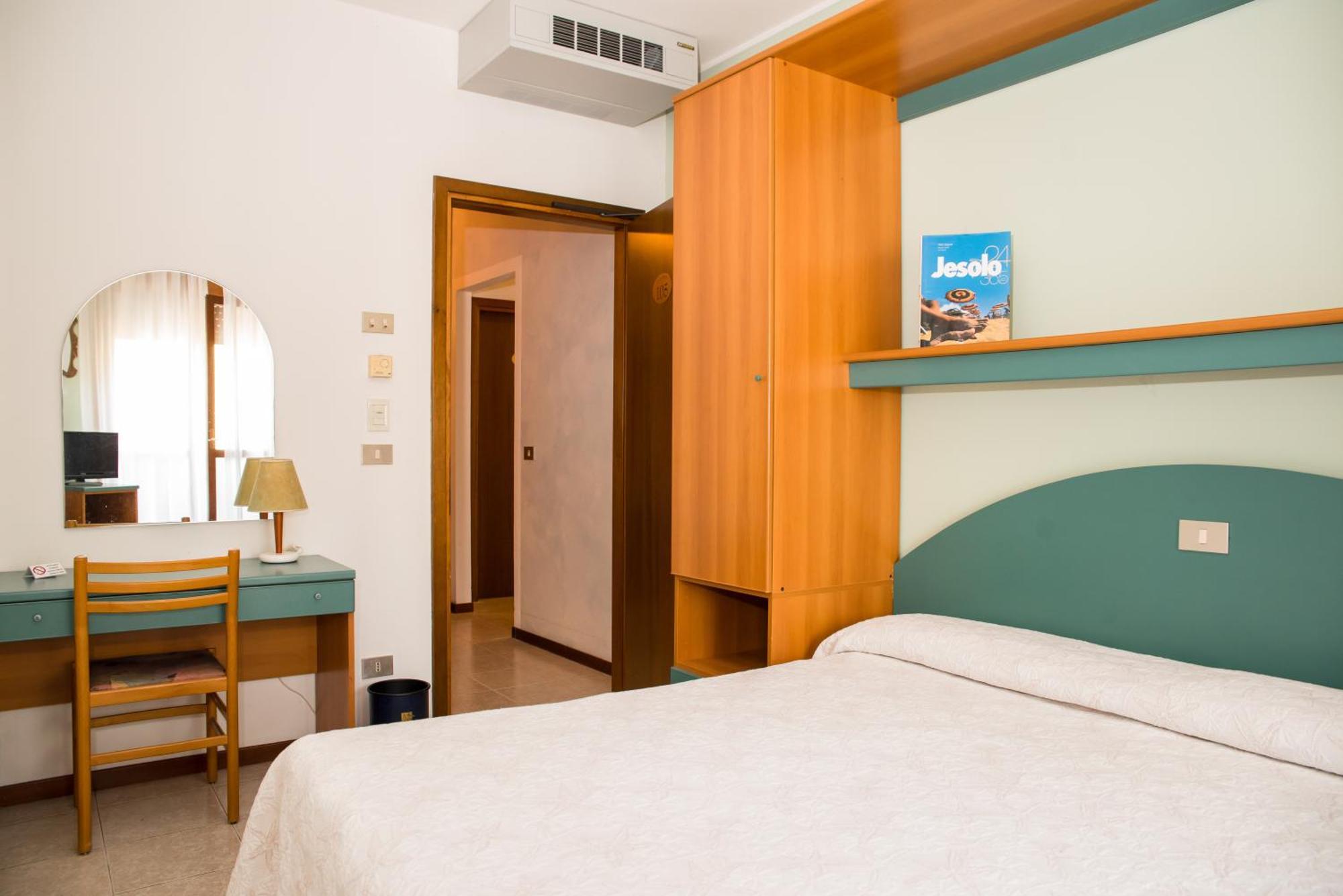 Albergo Ridente Лидо-ди-Езоло Экстерьер фото